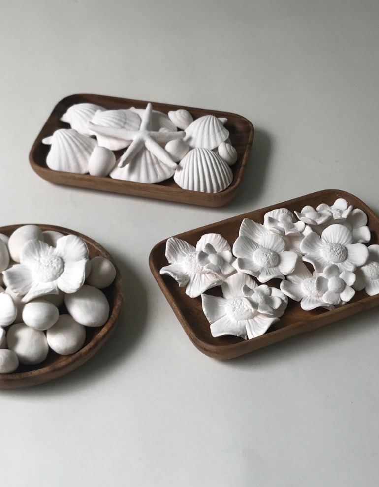 Ceramic stone on wooden tray diffuser sea flower